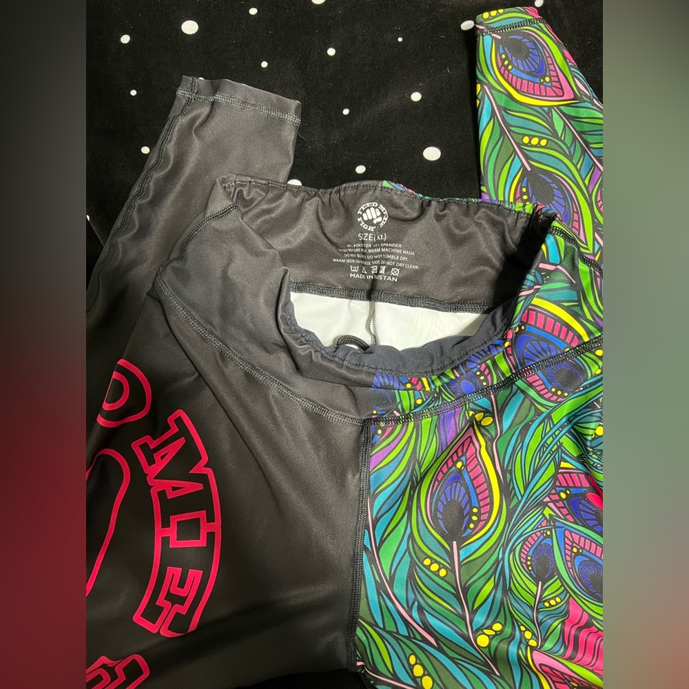 FMFM XL Peacock Leggings like new